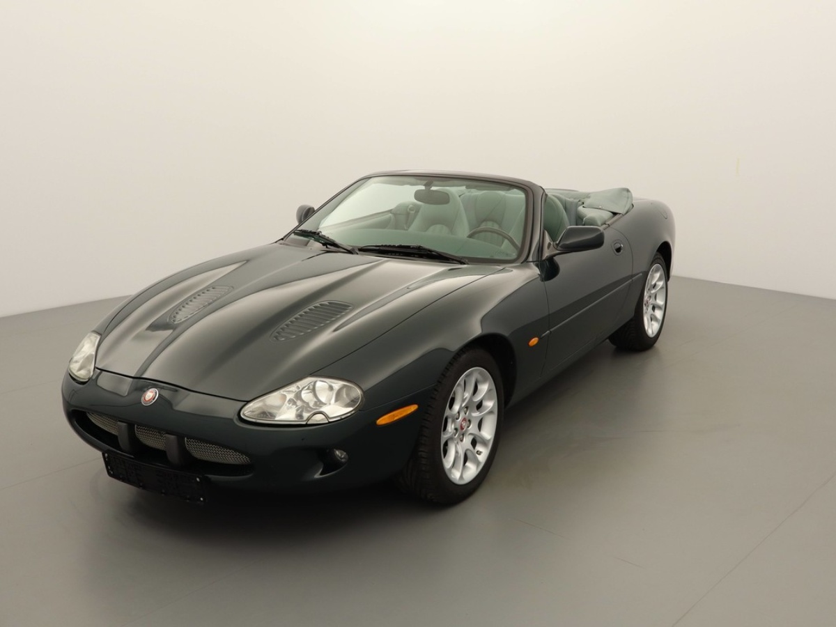 JAGUAR XKR